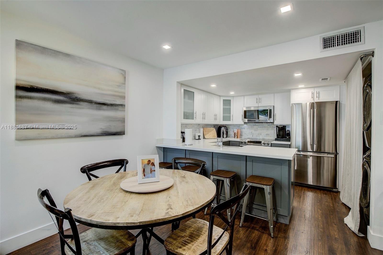 GABLES POINT III CONDO - Residential