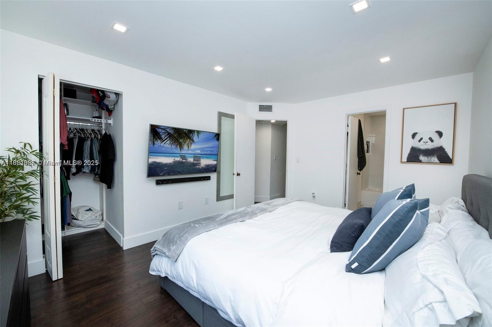 GABLES POINT III CONDO - Residential