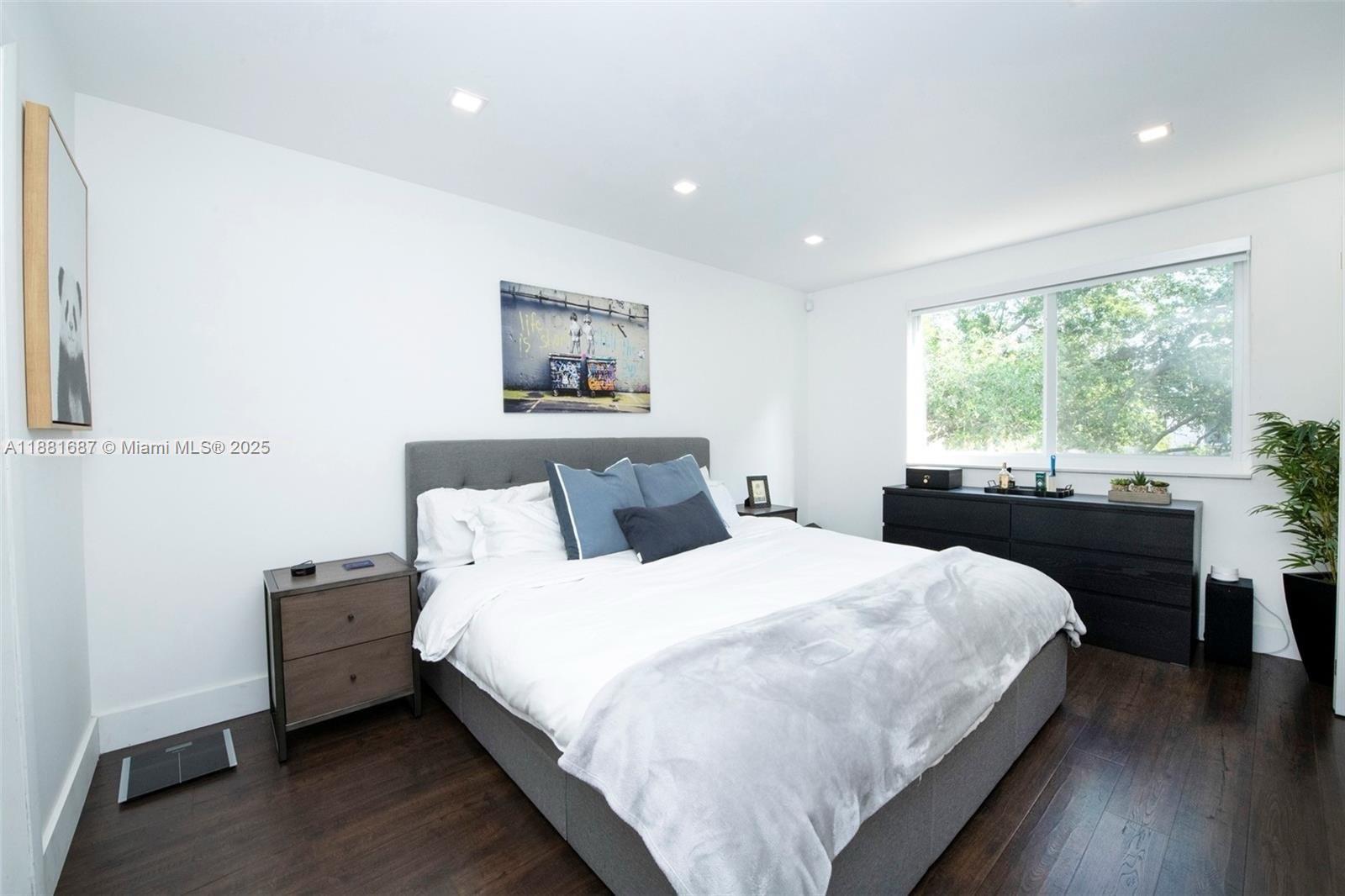 GABLES POINT III CONDO - Residential