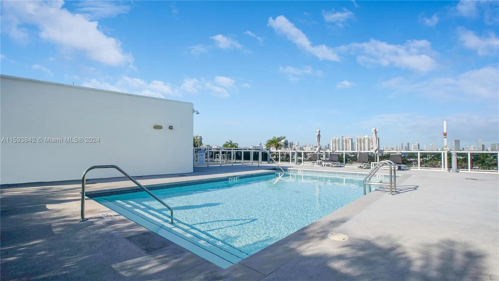 Miami Beach, Florida 33139, United States, 1 Bedroom Bedrooms, ,2 BathroomsBathrooms,Residential,Active,56977
