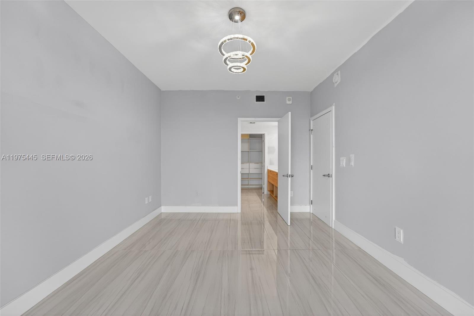 THE HARBOUR SOUTH CONDO - Residential