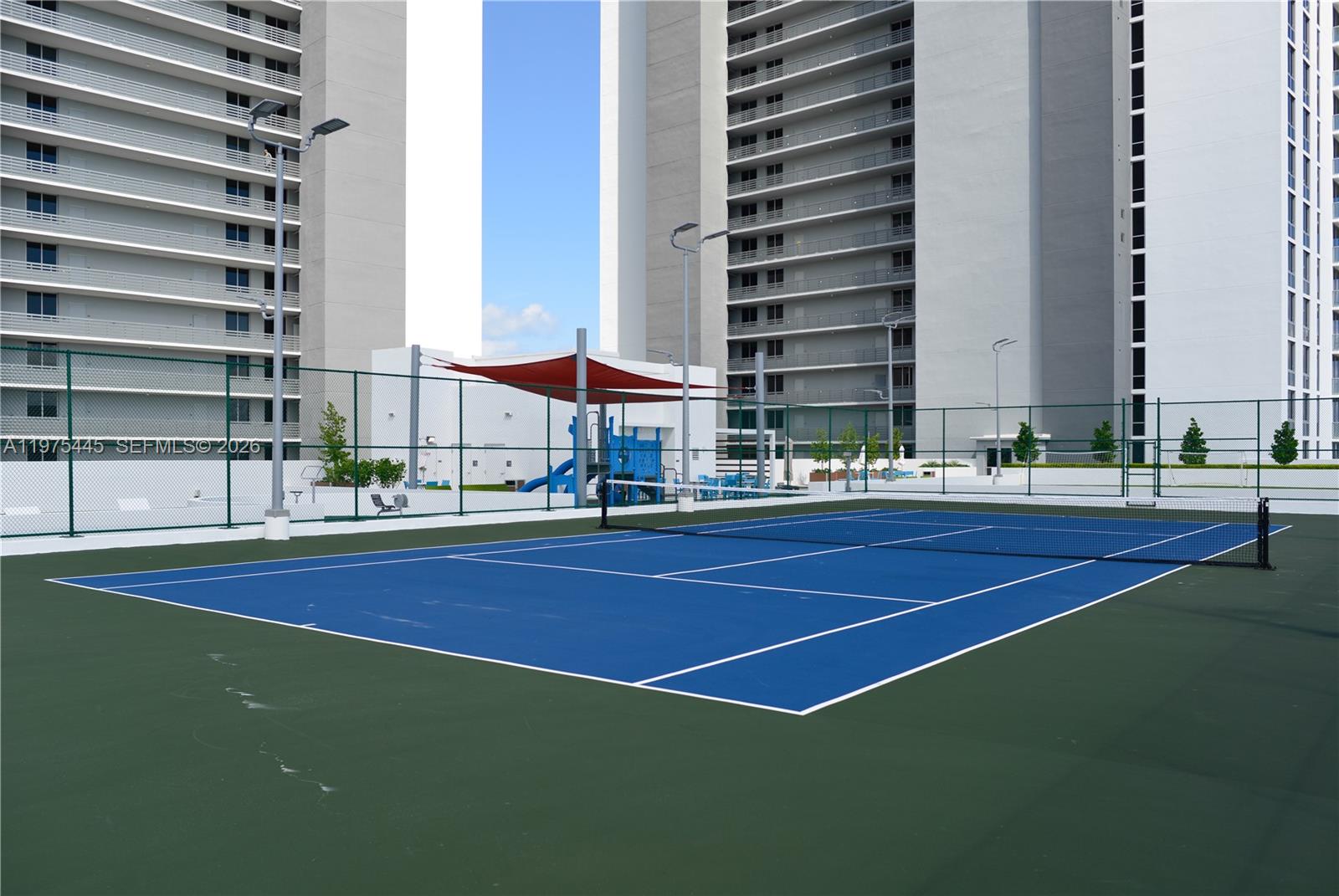 THE HARBOUR SOUTH CONDO - Residential