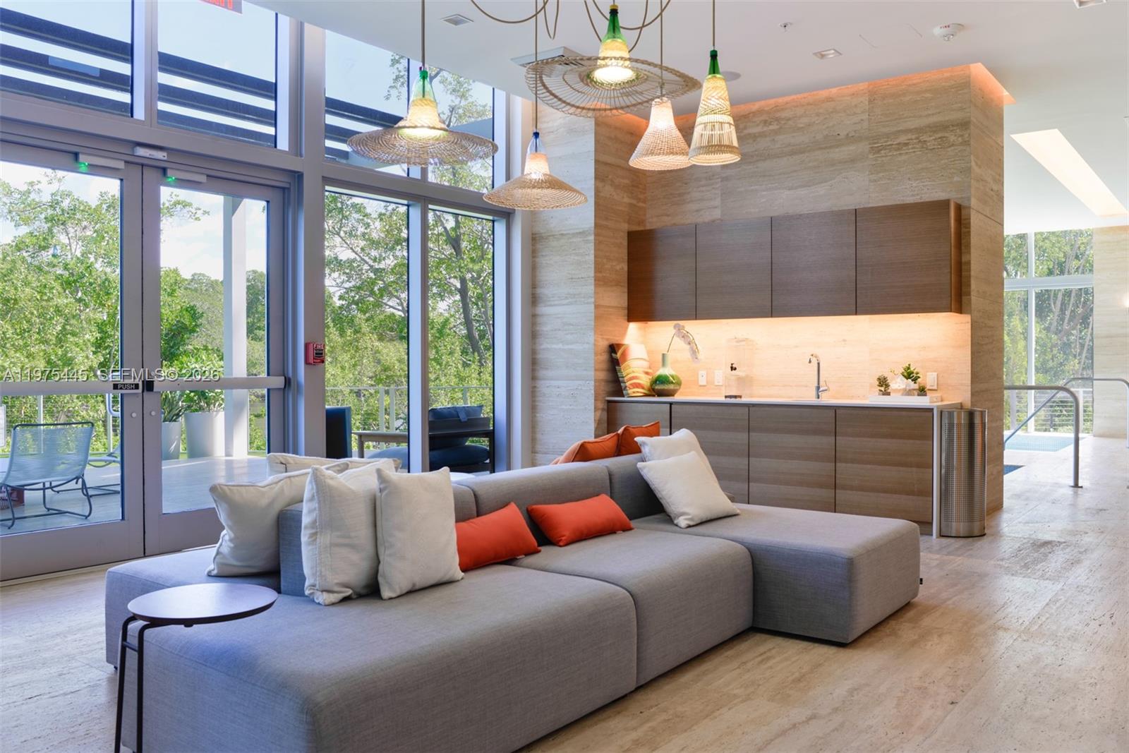 THE HARBOUR SOUTH CONDO - Residential