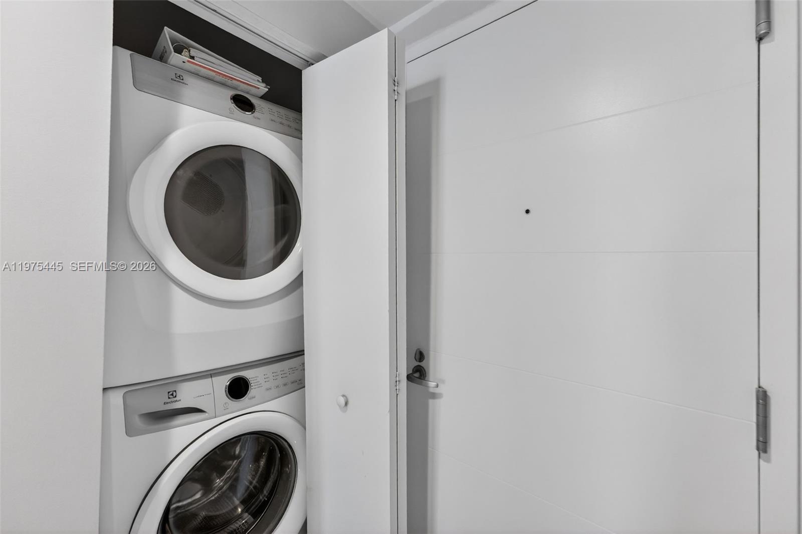 THE HARBOUR SOUTH CONDO - Residential