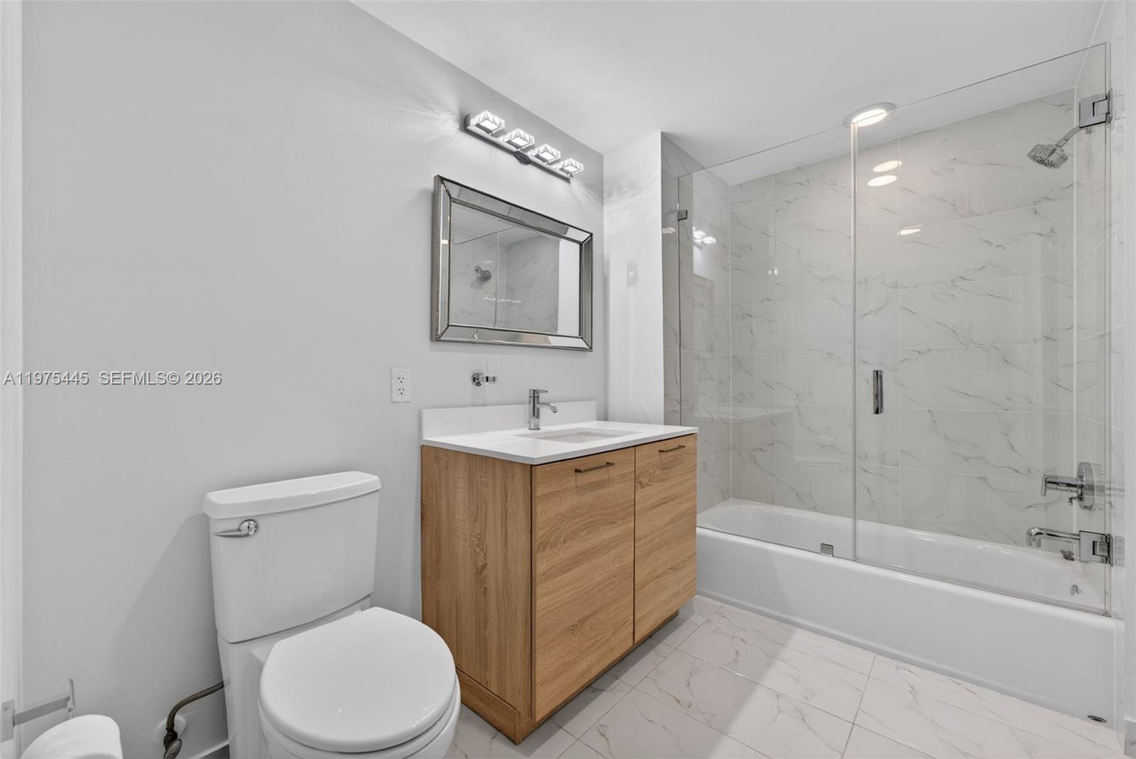 THE HARBOUR SOUTH CONDO - Residential