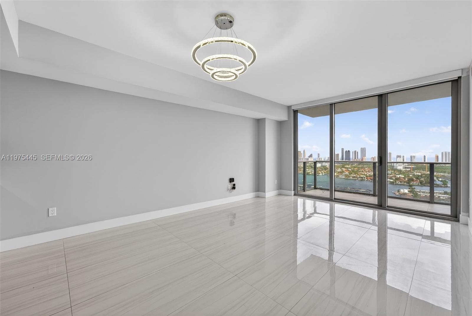 THE HARBOUR SOUTH CONDO - Residential