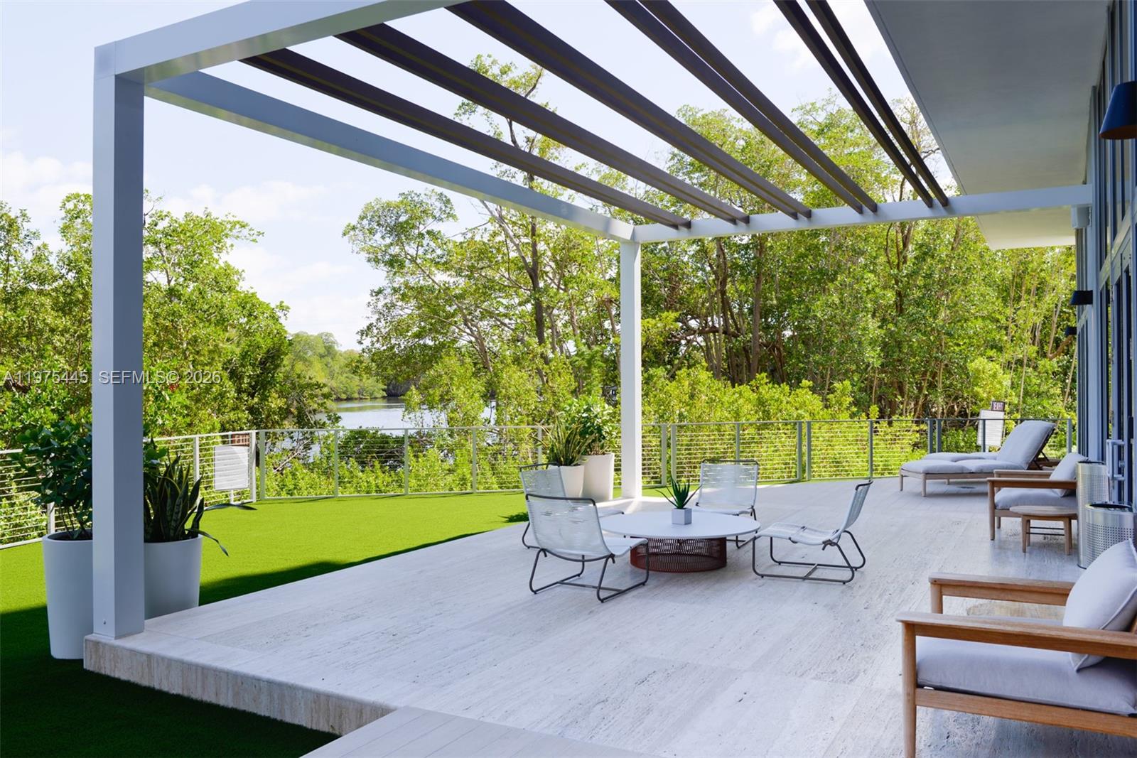 THE HARBOUR SOUTH CONDO - Residential