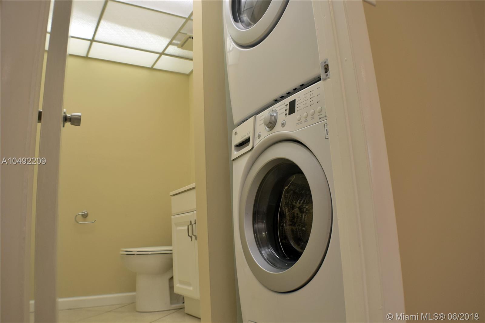 VILLAS AT WOODLAND GREENS - Residential