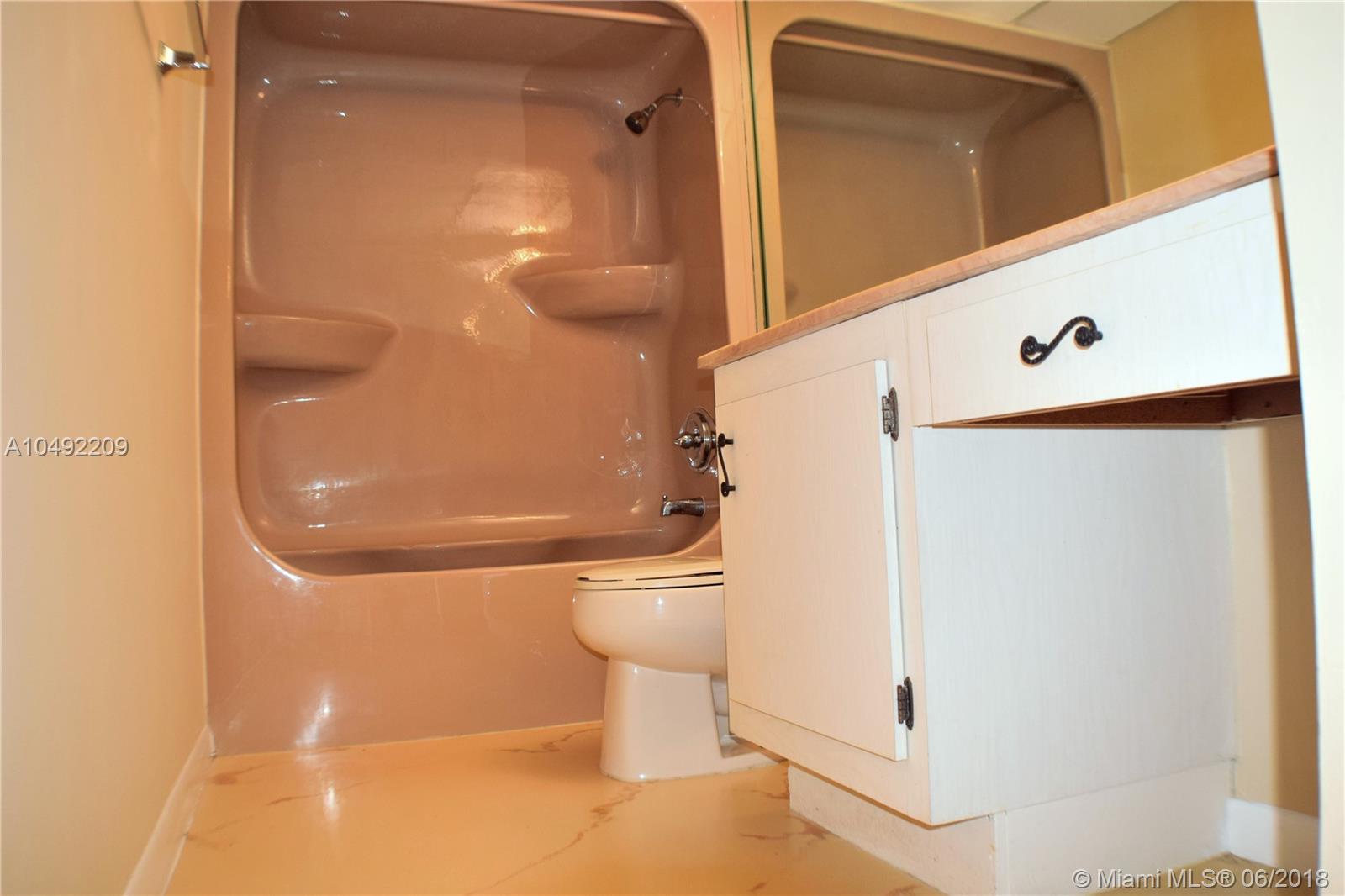 VILLAS AT WOODLAND GREENS - Residential