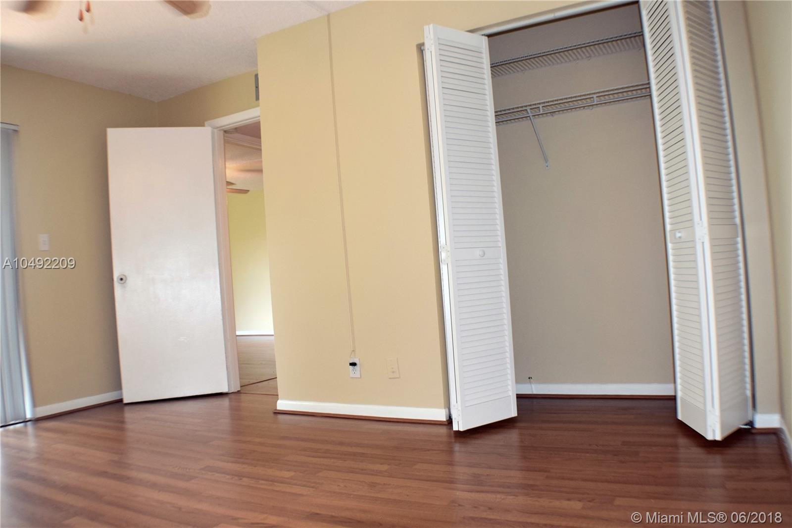 VILLAS AT WOODLAND GREENS - Residential