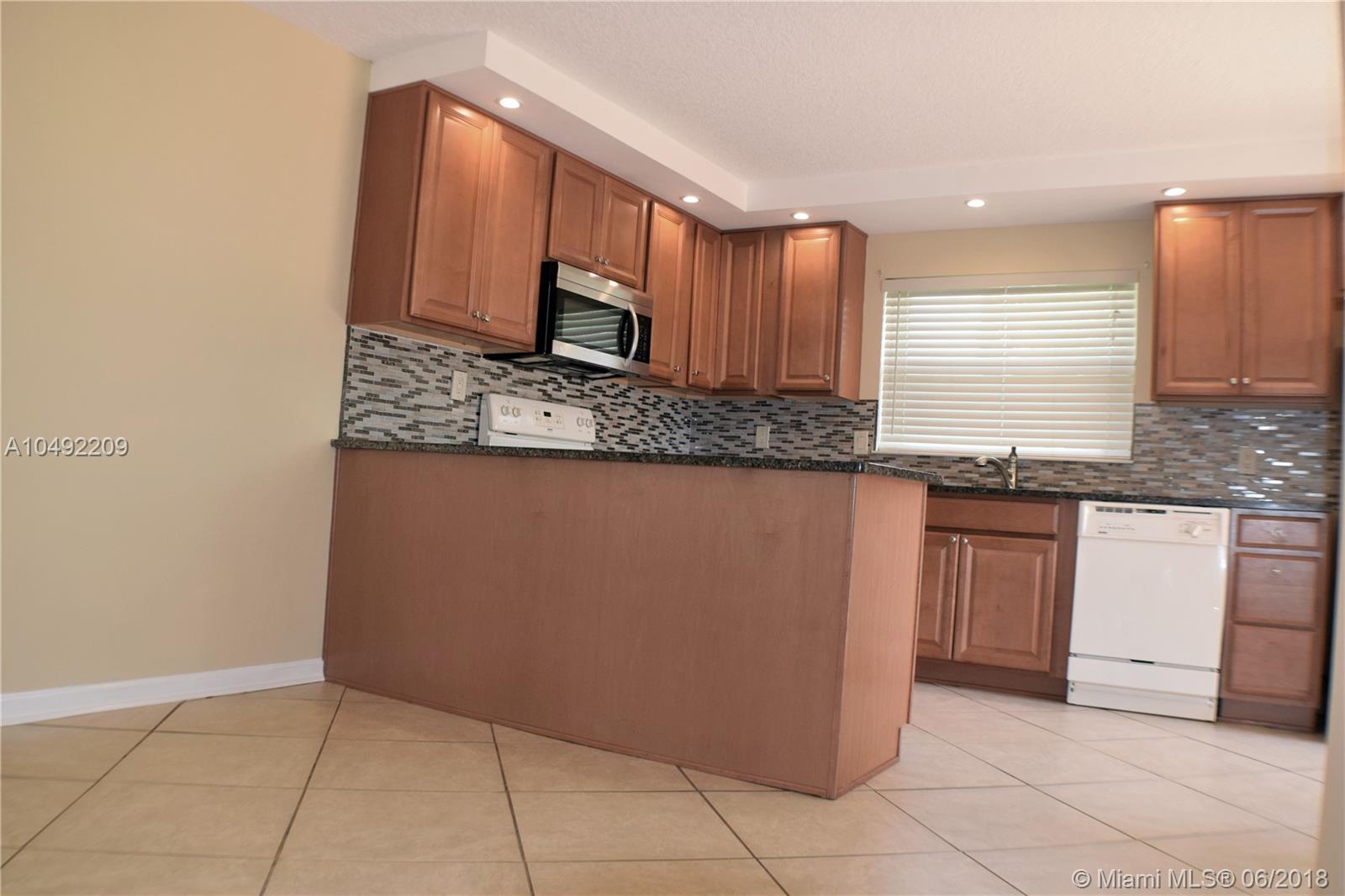 VILLAS AT WOODLAND GREENS - Residential