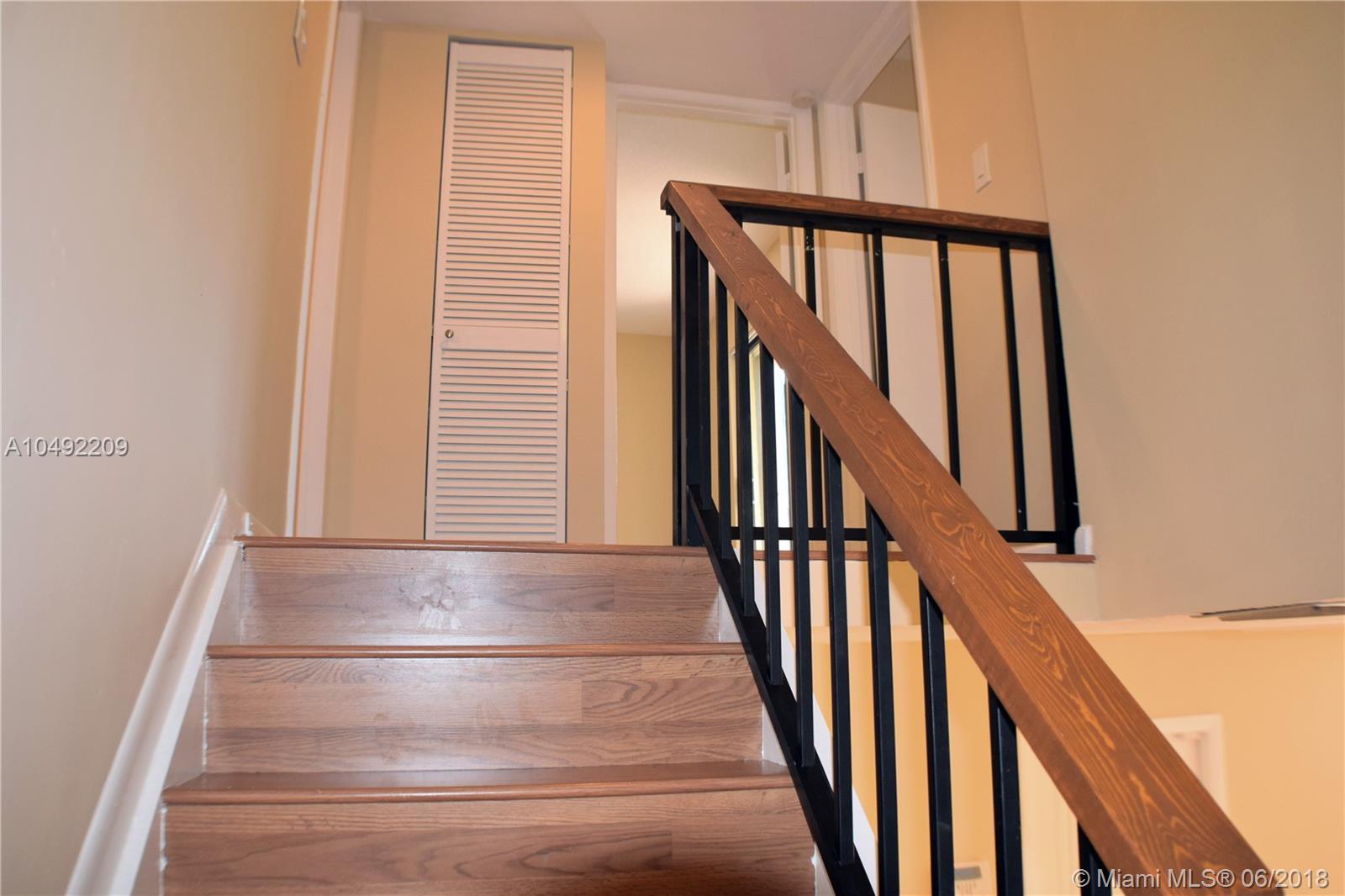 VILLAS AT WOODLAND GREENS - Residential