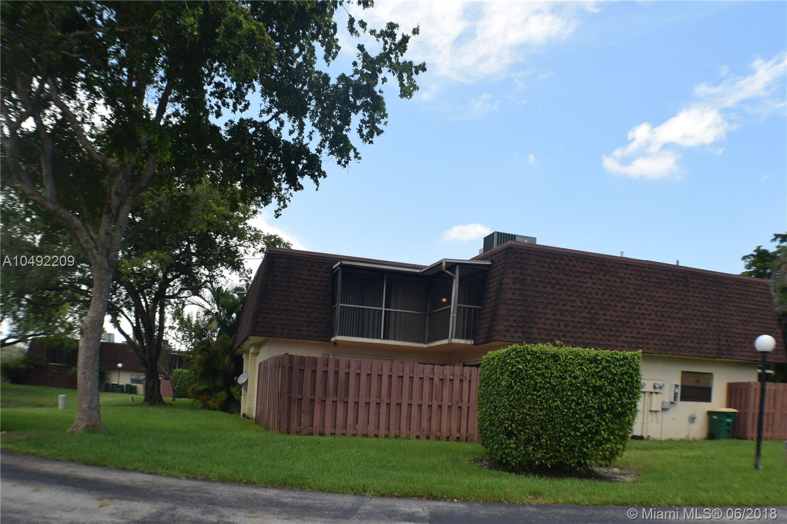 VILLAS AT WOODLAND GREENS - Residential