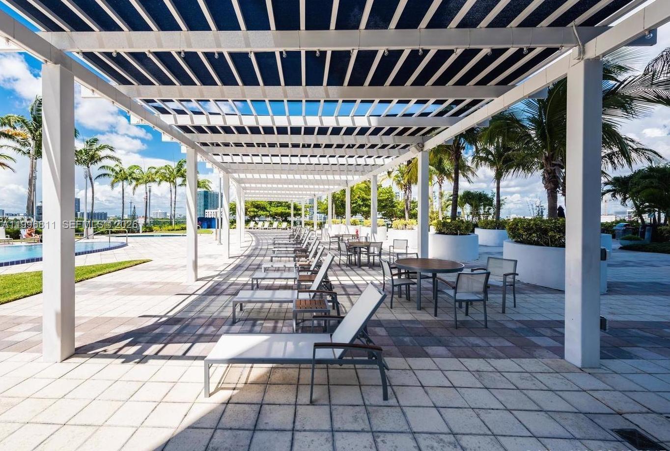 BLUE CONDO - Residential Lease