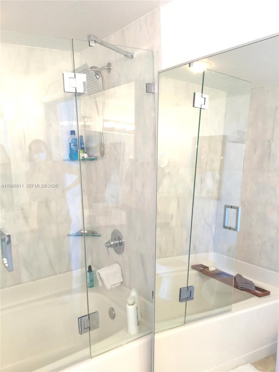 BLUE CONDO - Residential Lease