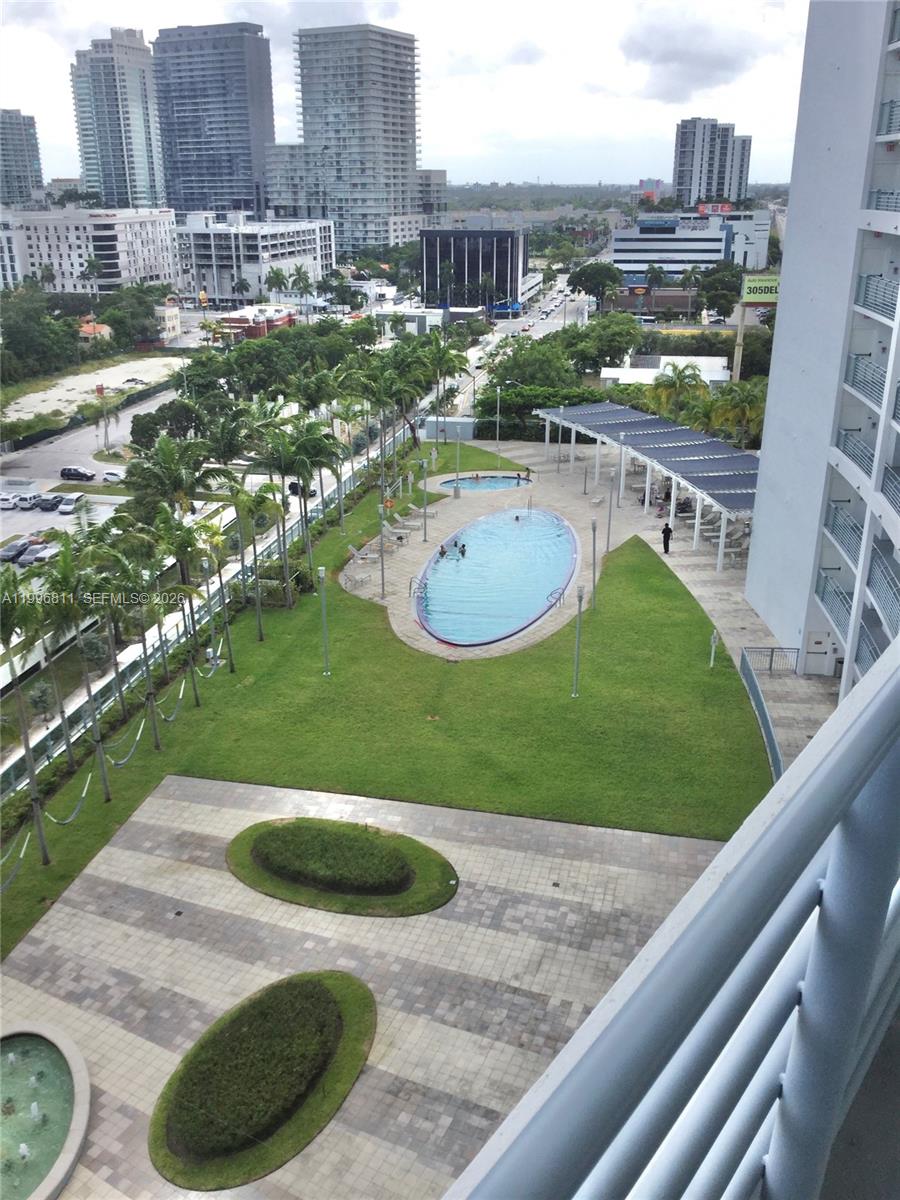 BLUE CONDO - Residential Lease