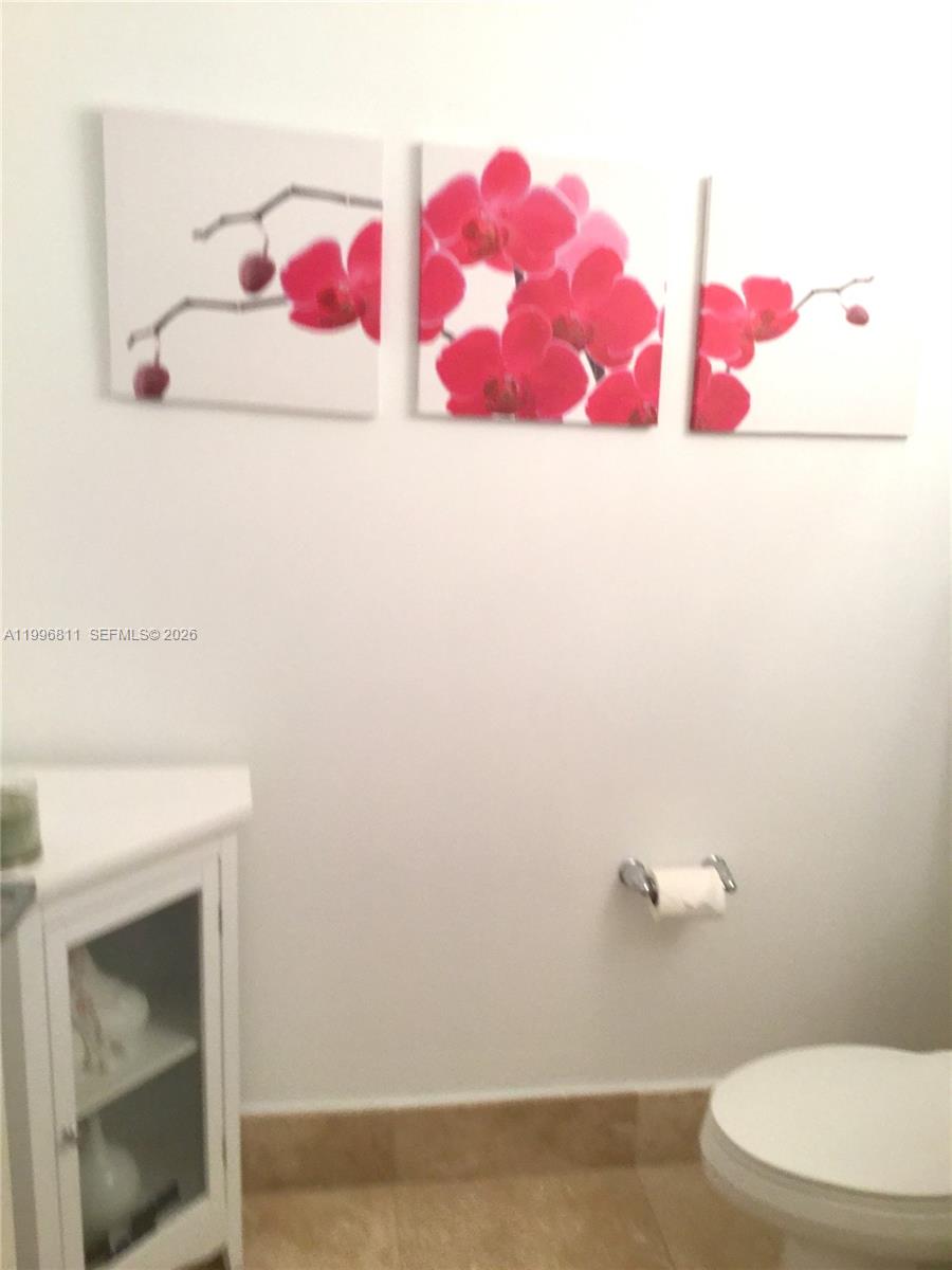 BLUE CONDO - Residential Lease