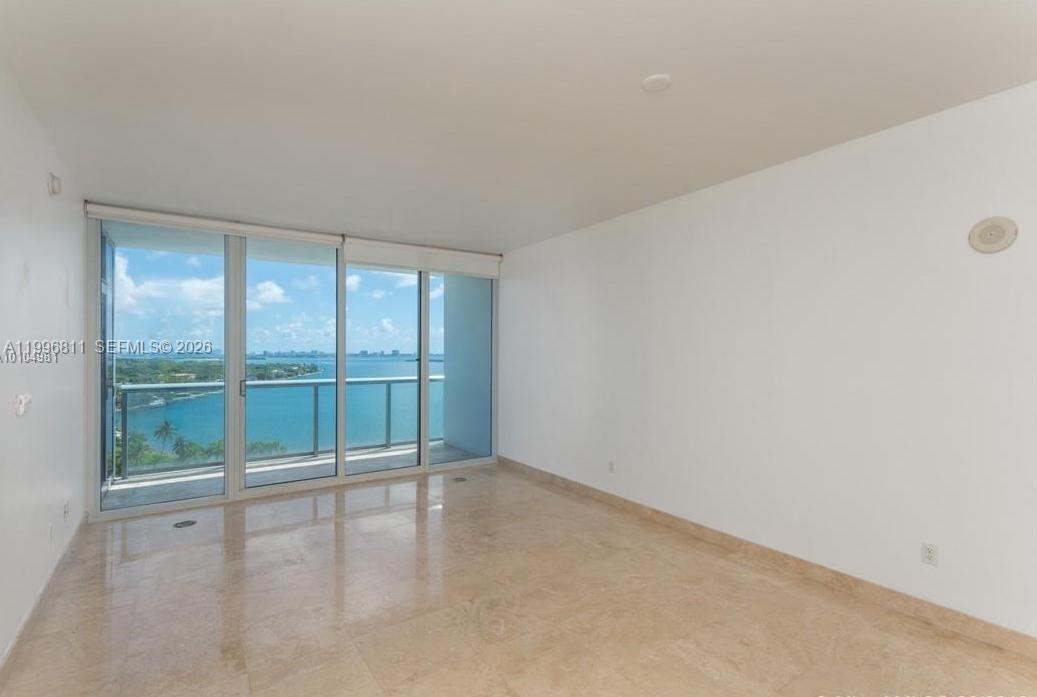 BLUE CONDO - Residential Lease