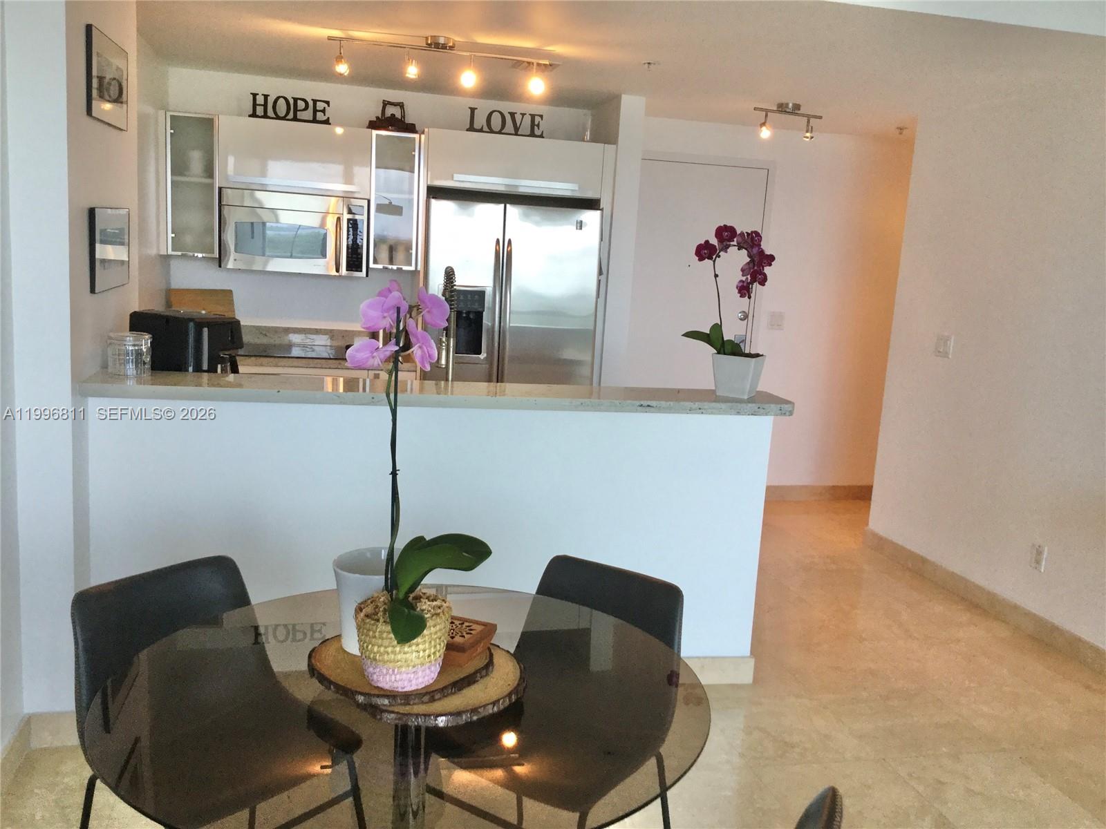 BLUE CONDO - Residential Lease