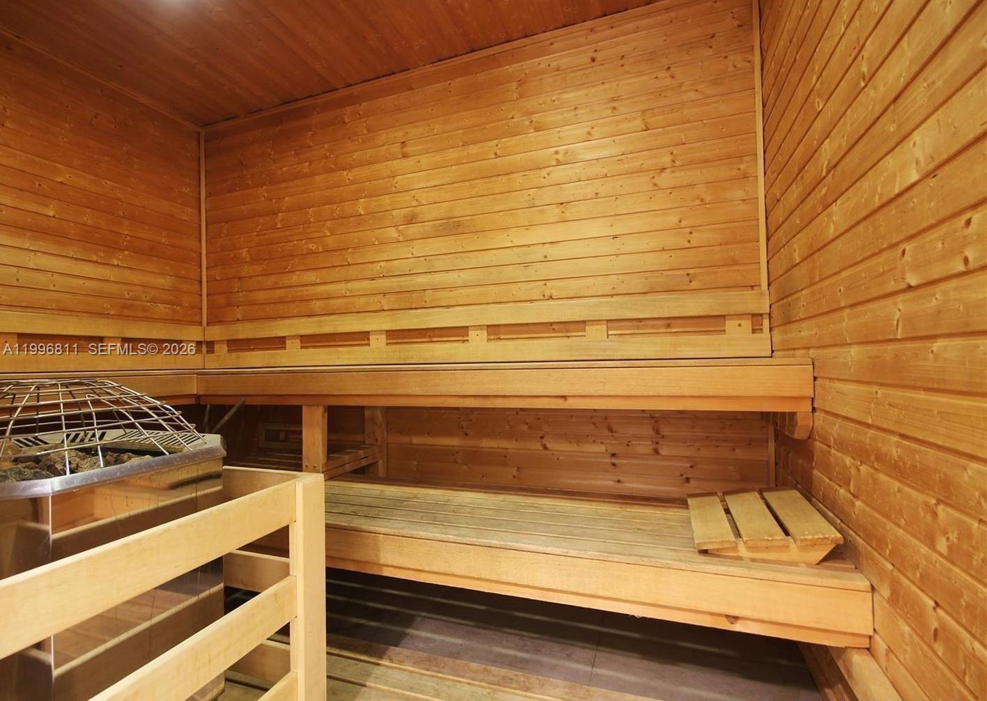 BLUE CONDO - Residential Lease