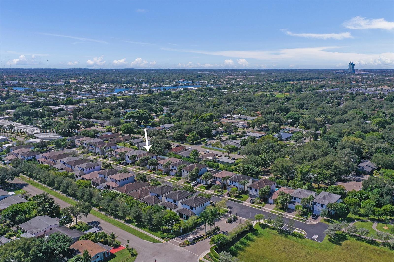 WHISPERING OAKS - Residential