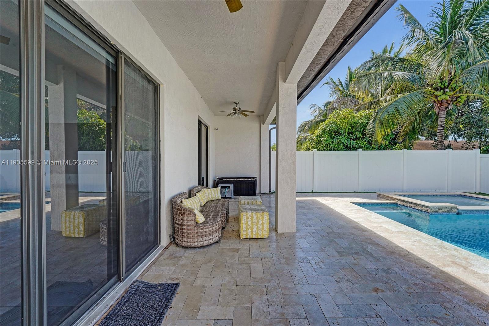 WHISPERING OAKS - Residential