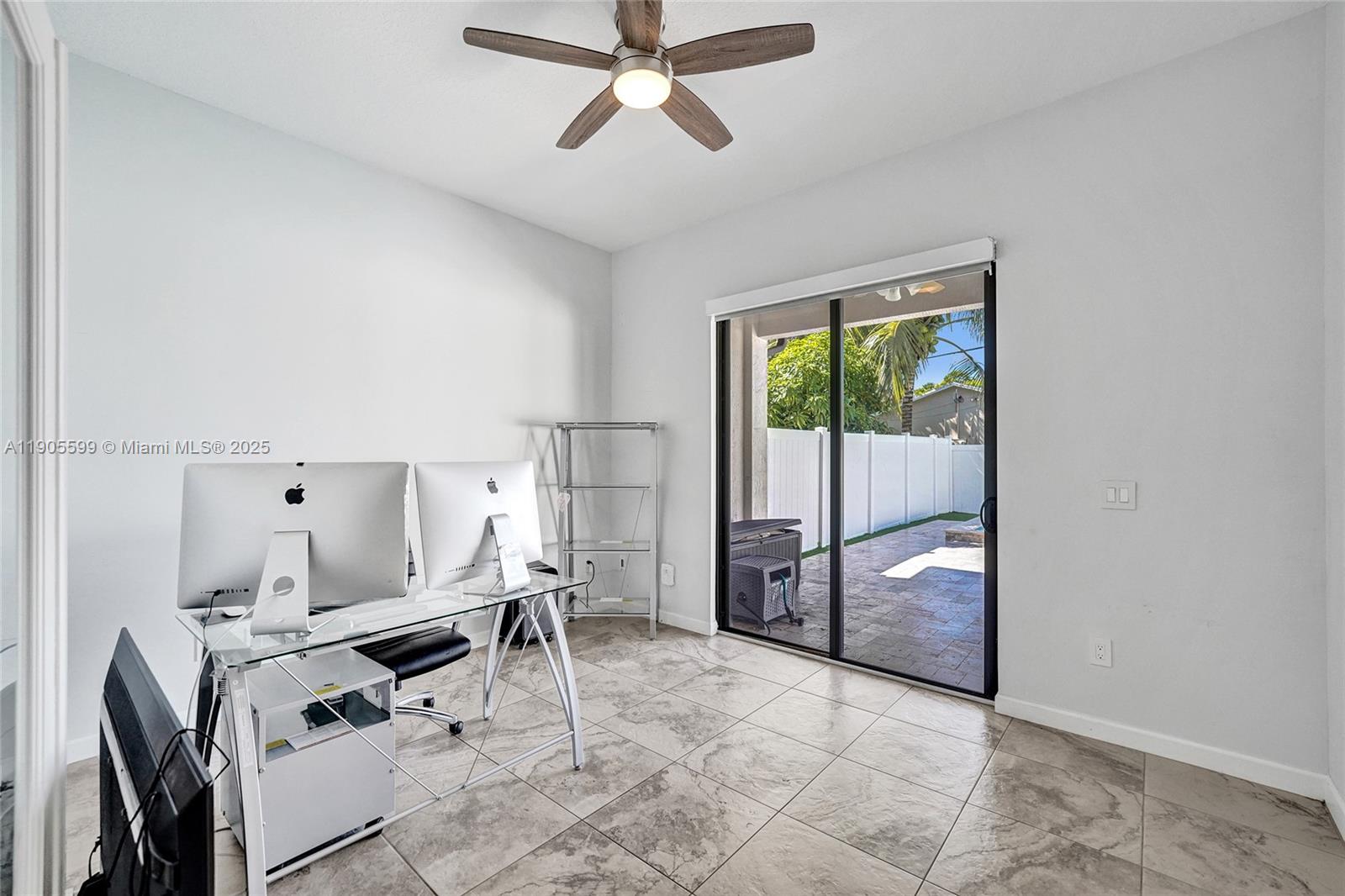 WHISPERING OAKS - Residential