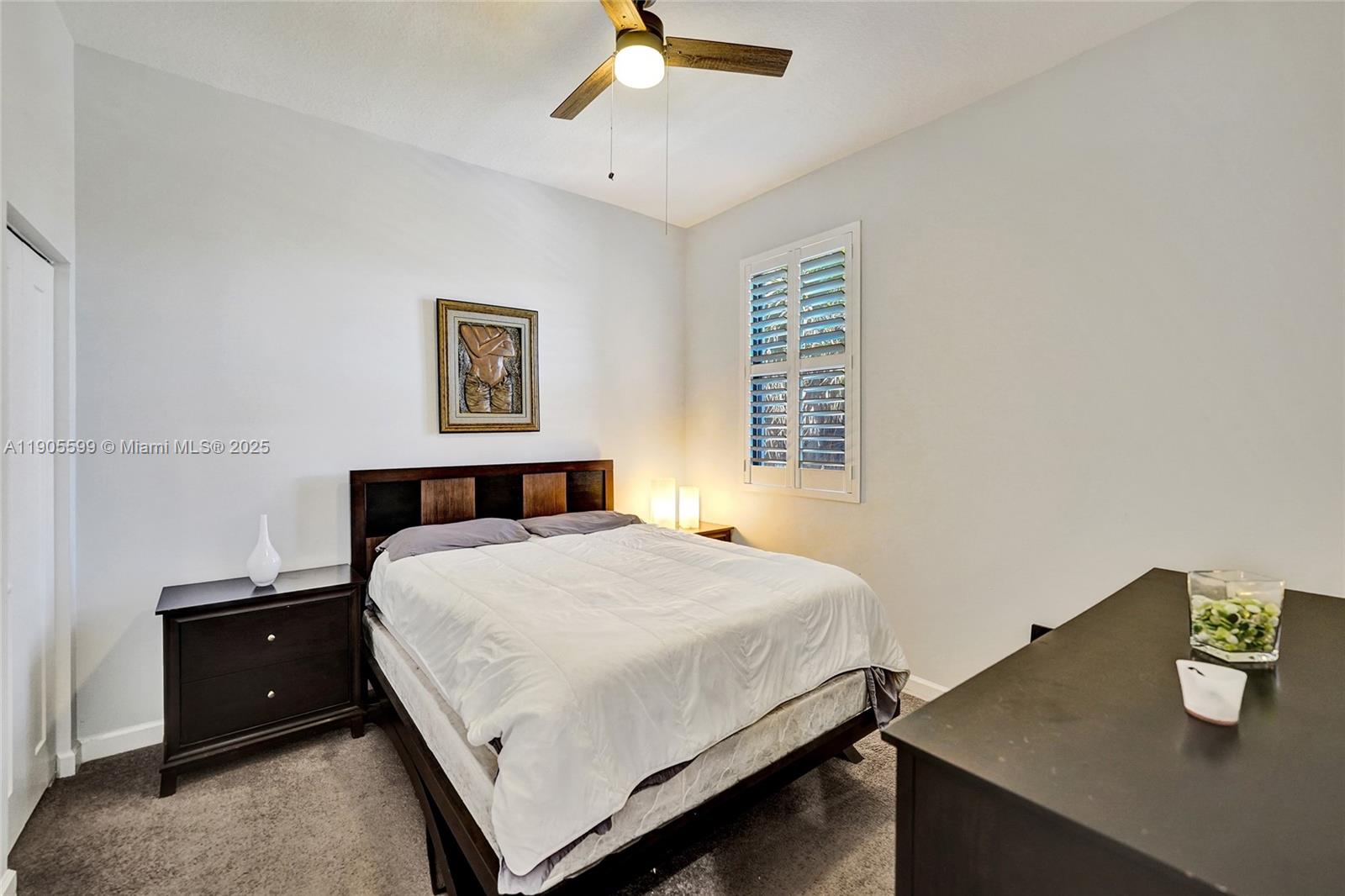 WHISPERING OAKS - Residential