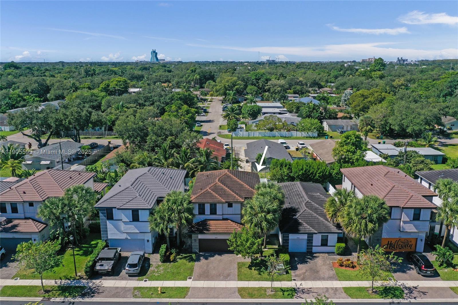 WHISPERING OAKS - Residential