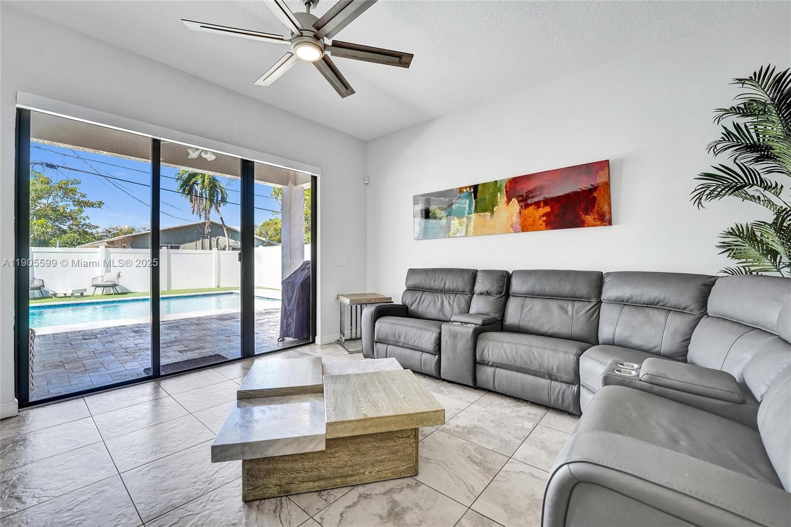 WHISPERING OAKS - Residential