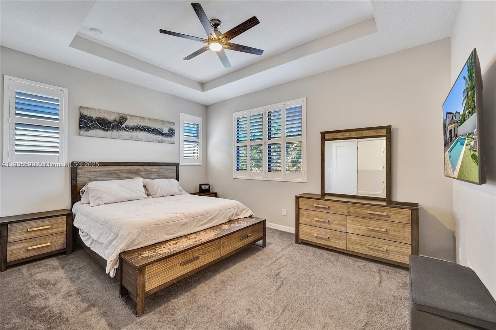 WHISPERING OAKS - Residential