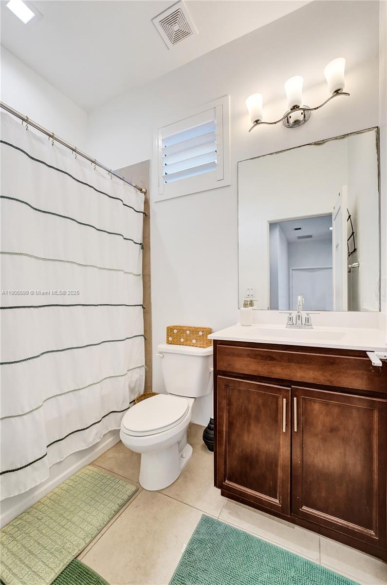 WHISPERING OAKS - Residential