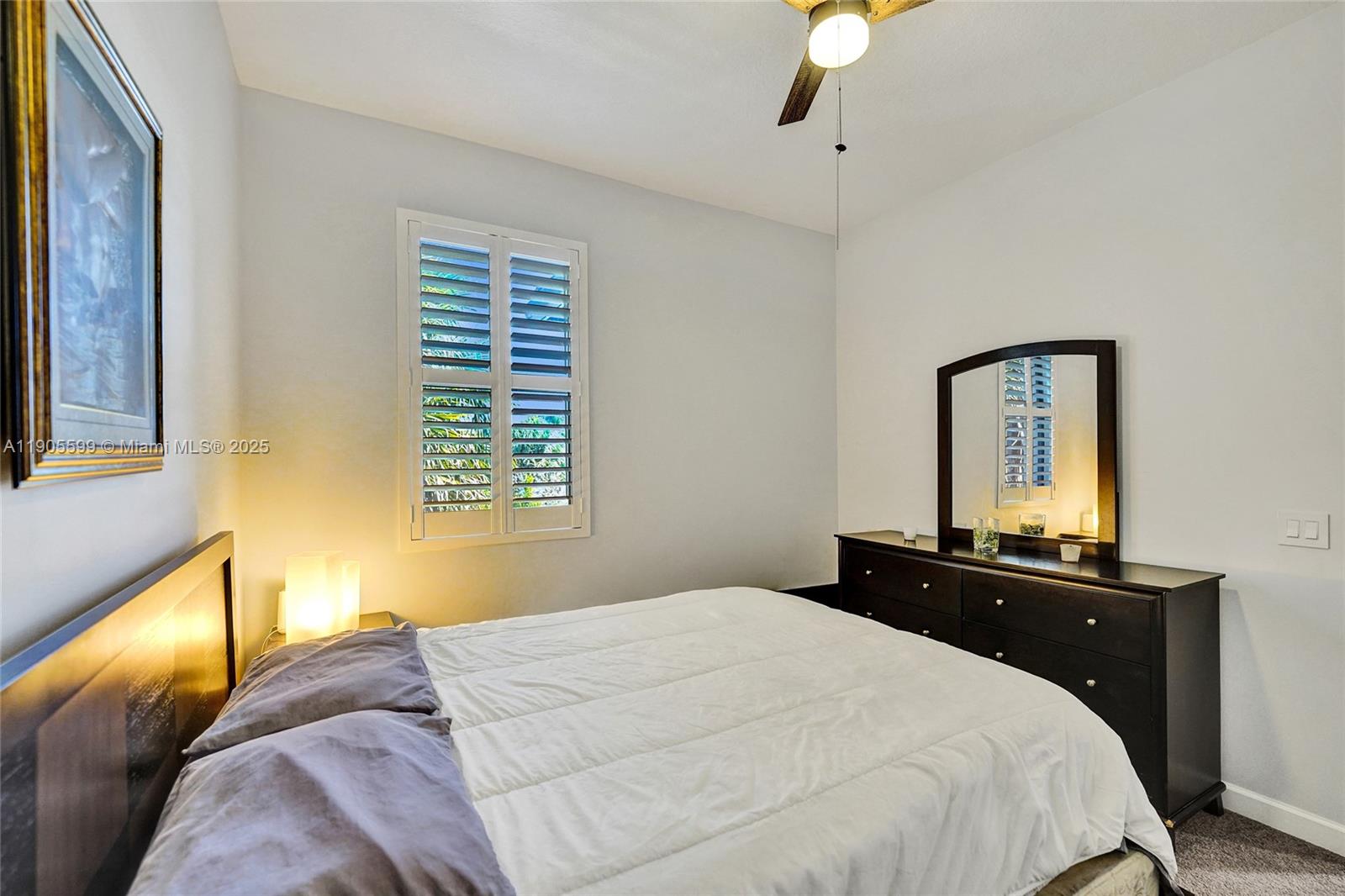 WHISPERING OAKS - Residential