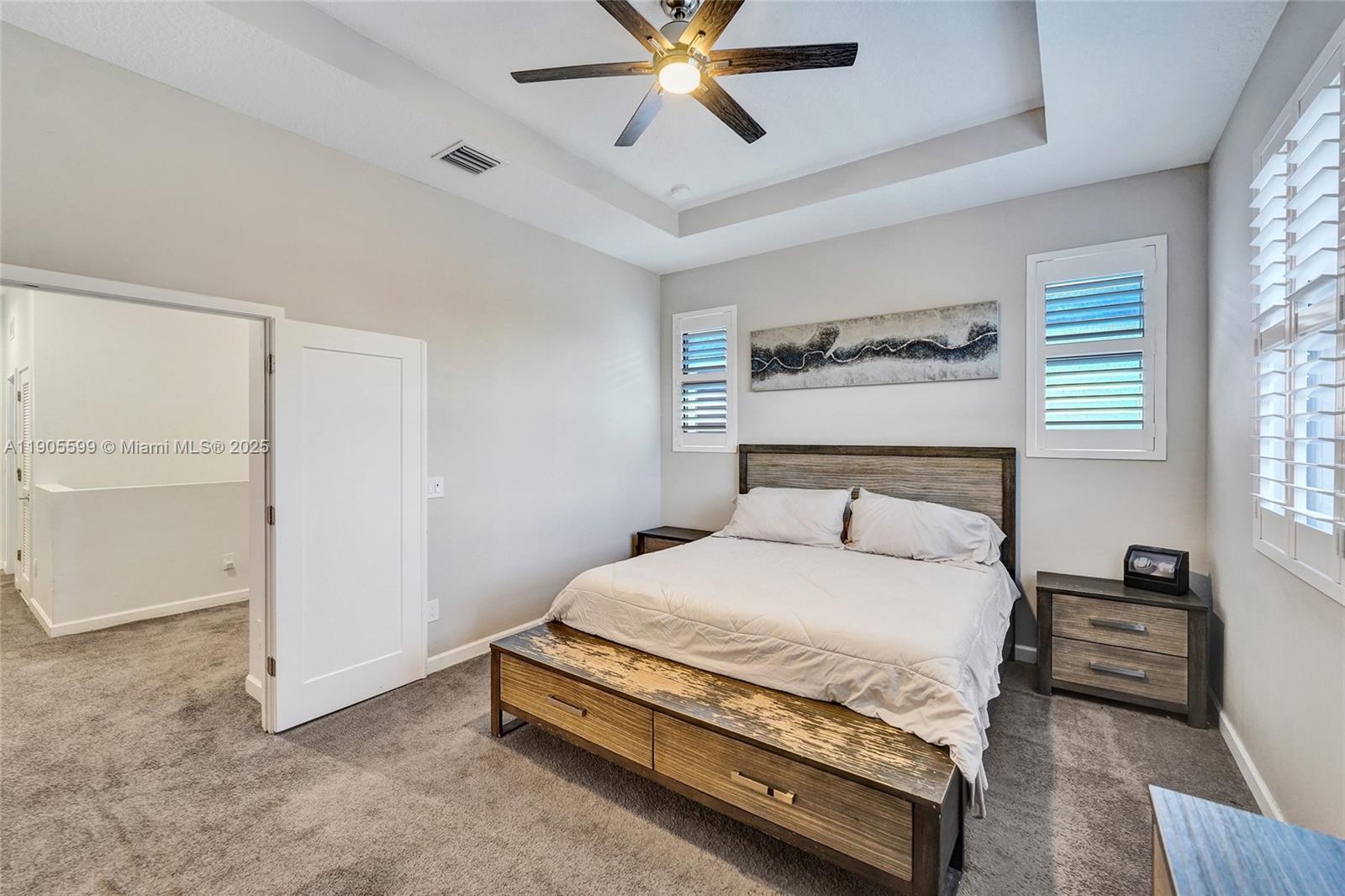 WHISPERING OAKS - Residential