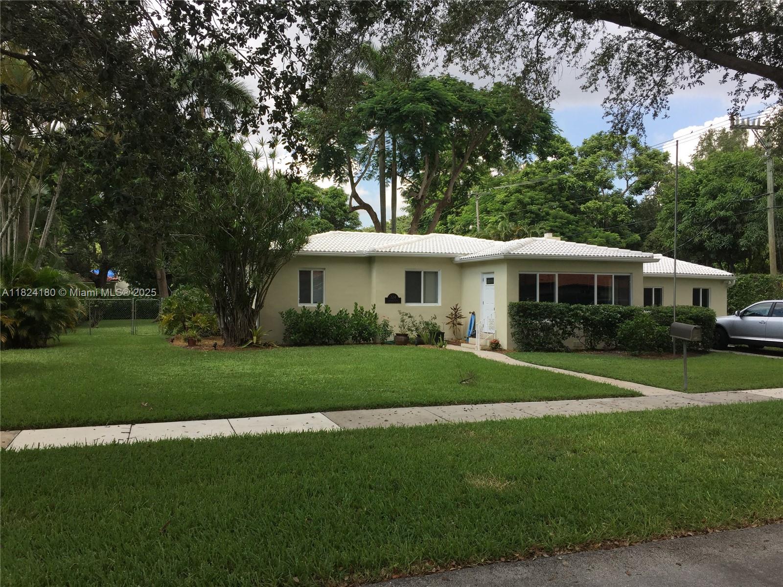 Property for Sale at 324 La Villa Dr, Miami Springs, Miami-Dade County, Florida - Bedrooms: 5 
Bathrooms: 3  - $875,000
