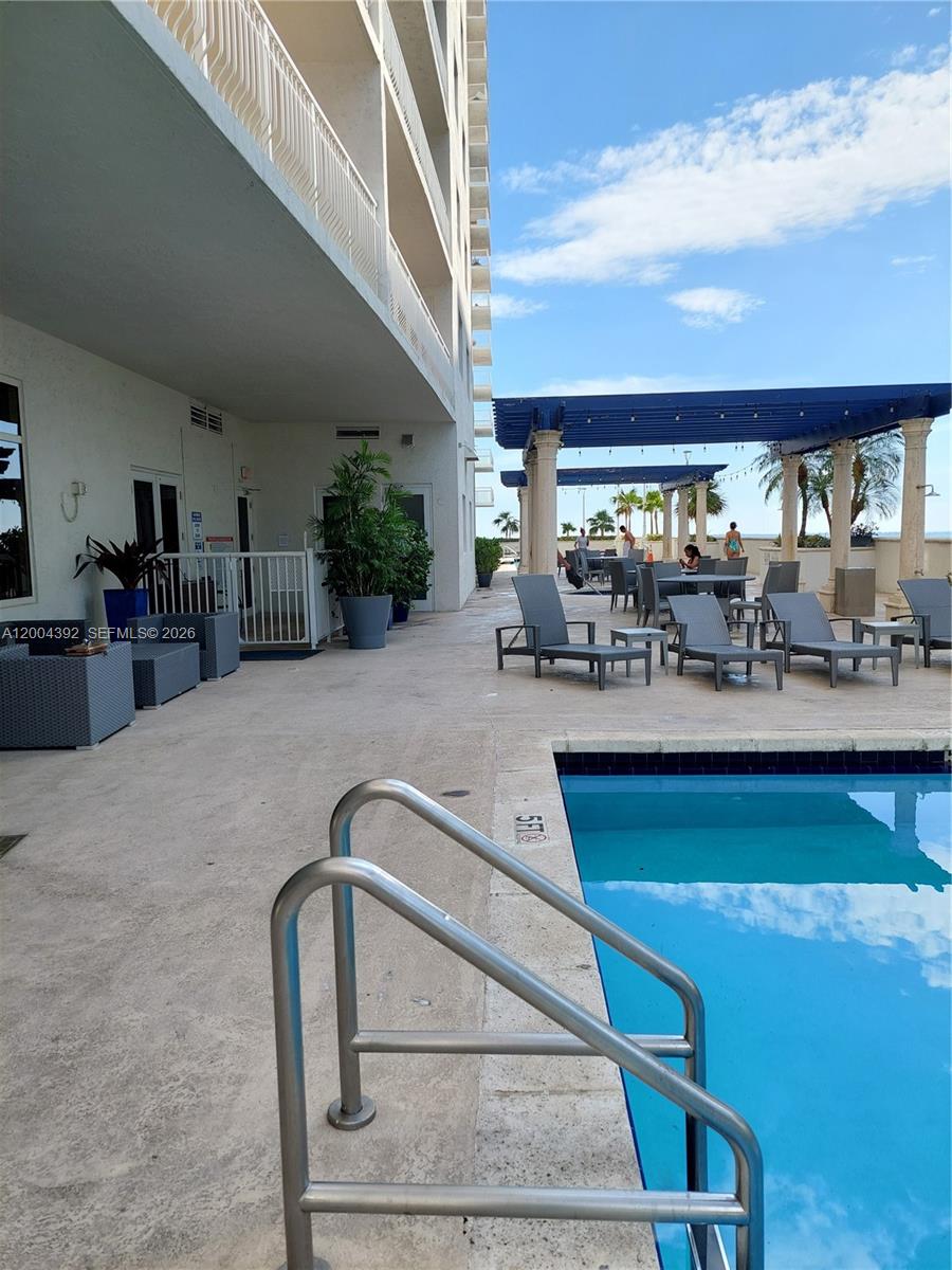 THE CLUB AT BRICKELL BAY - Residential Lease