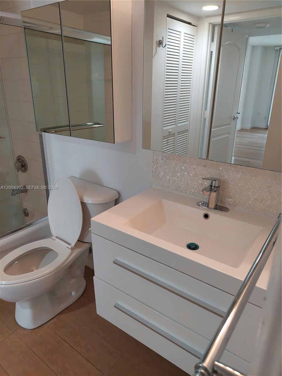 THE CLUB AT BRICKELL BAY - Residential Lease