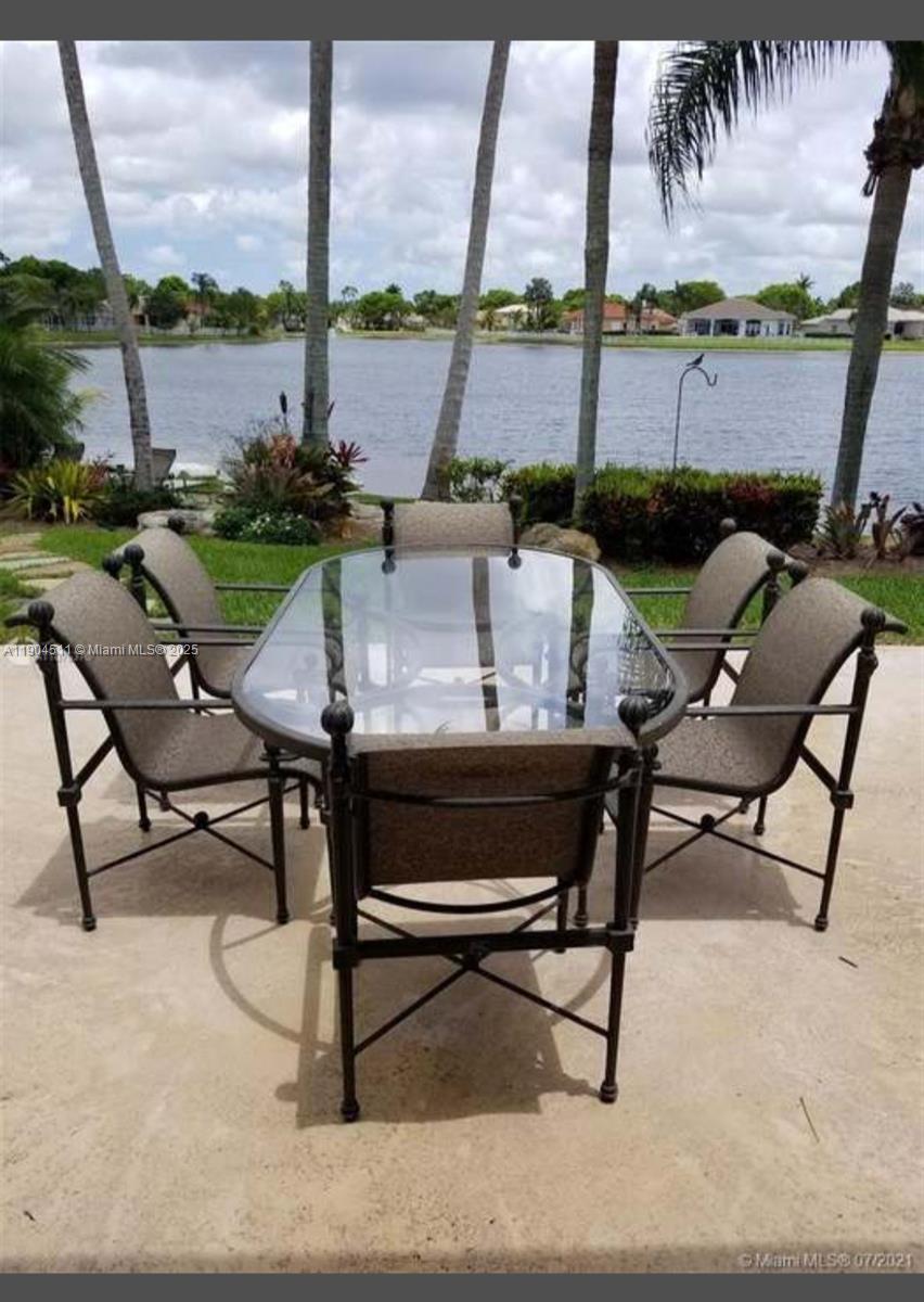 REPLAT OF COUNTRY LAKES - Residential Lease