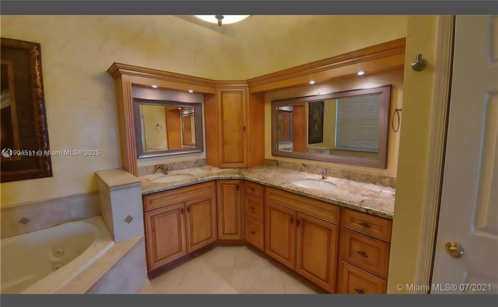 REPLAT OF COUNTRY LAKES - Residential Lease