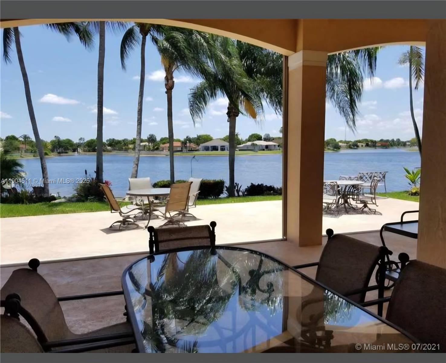 REPLAT OF COUNTRY LAKES - Residential Lease