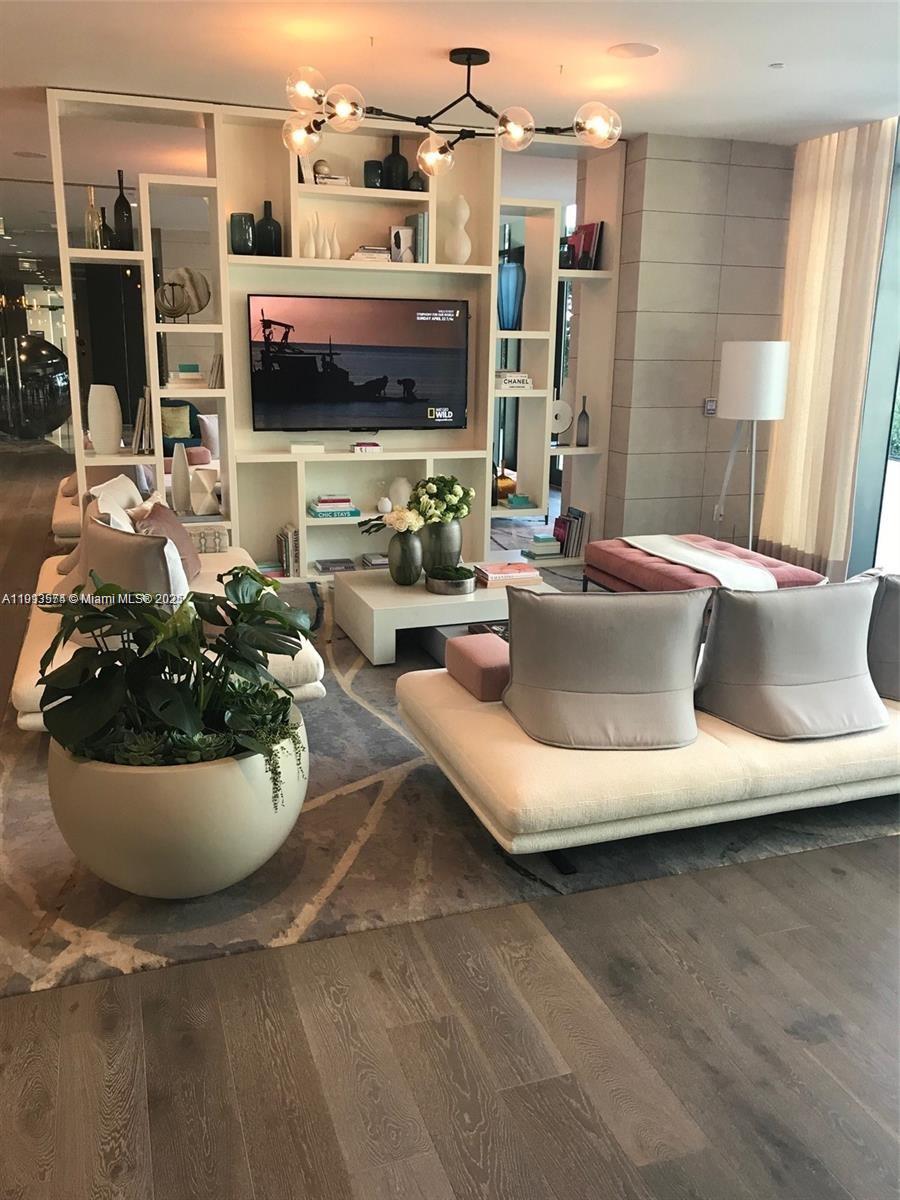 PARAISO BAY CONDO - Residential Lease