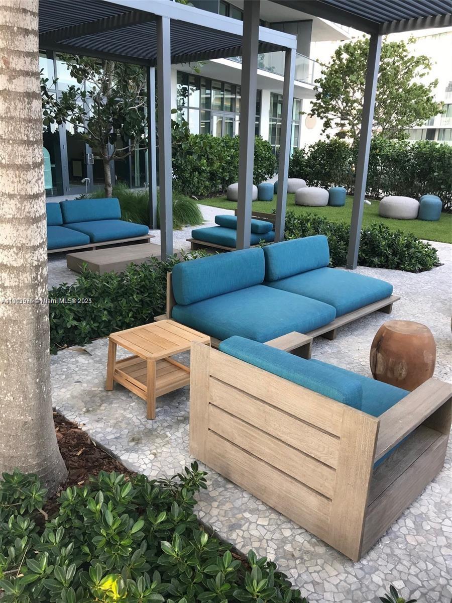 PARAISO BAY CONDO - Residential Lease