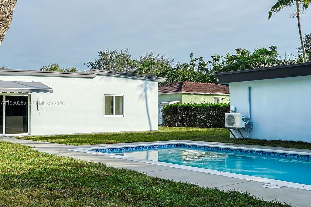 COUNTRY CLUB ESTATES SEC - Residential