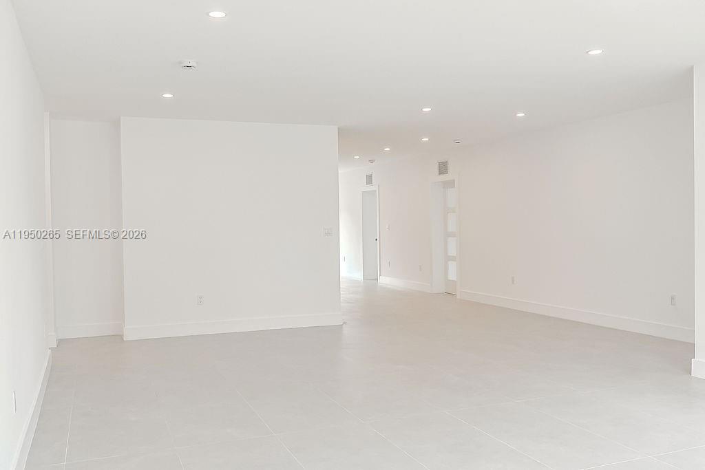 COUNTRY CLUB ESTATES SEC - Residential