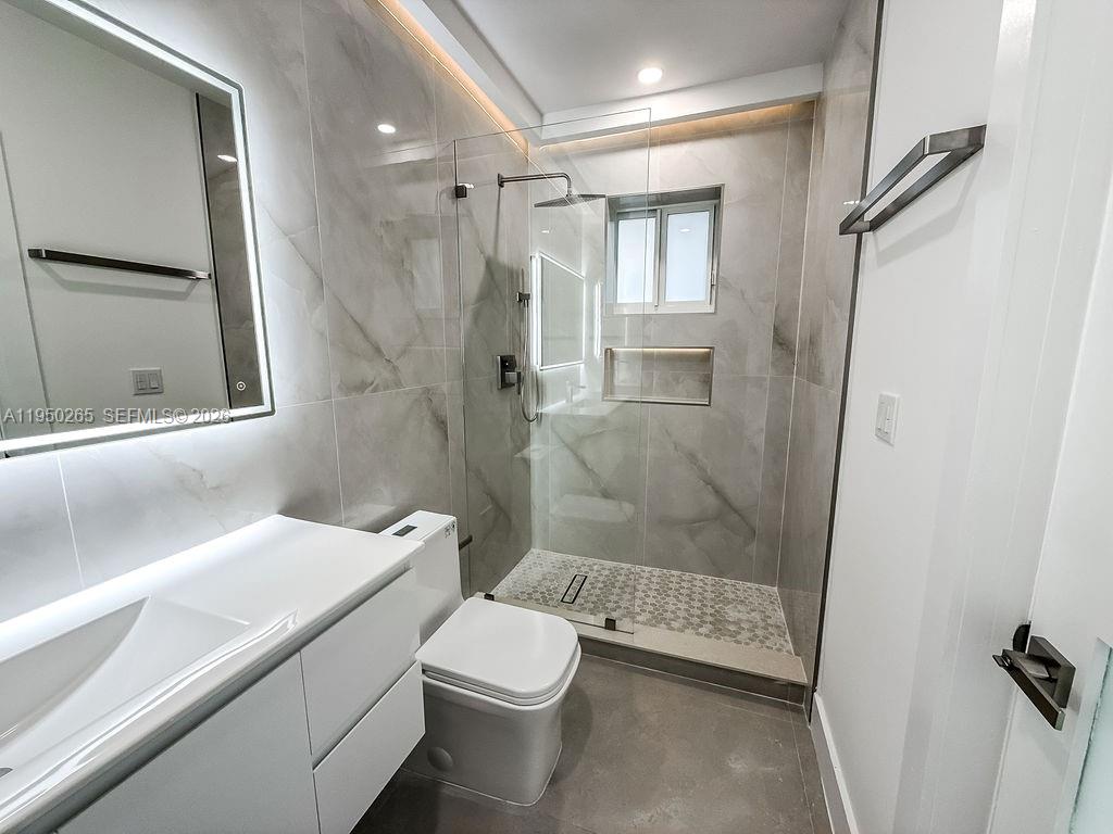 COUNTRY CLUB ESTATES SEC - Residential