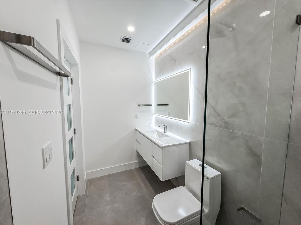 COUNTRY CLUB ESTATES SEC - Residential