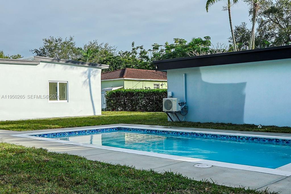 COUNTRY CLUB ESTATES SEC - Residential