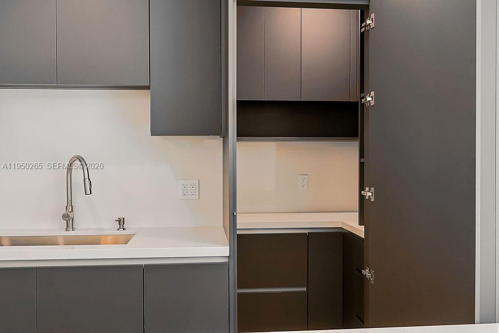 COUNTRY CLUB ESTATES SEC - Residential