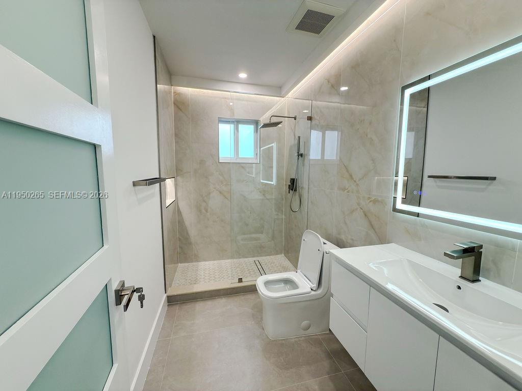 COUNTRY CLUB ESTATES SEC - Residential