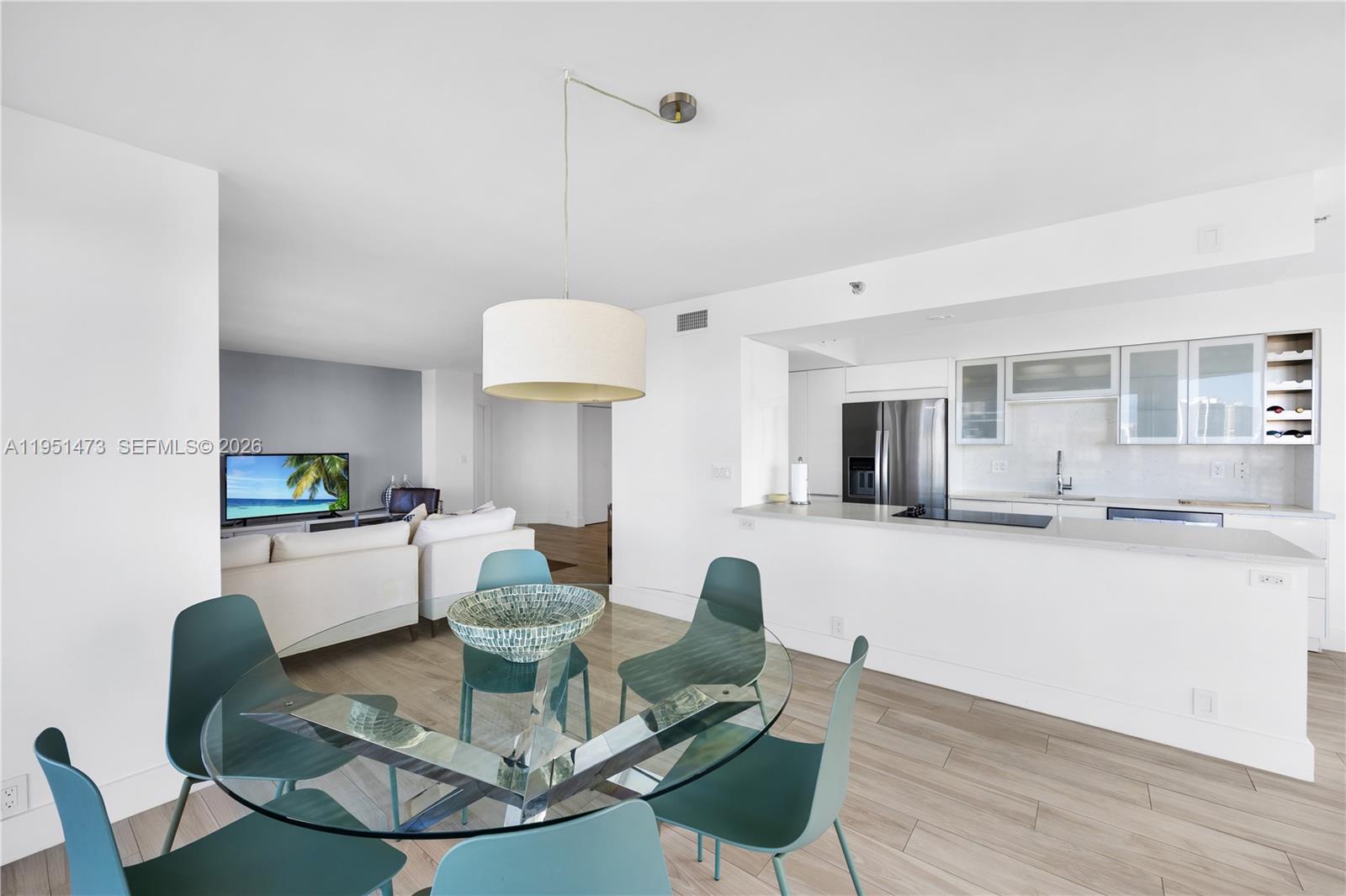 MYSTIC POINTE TOWER 500 C - Residential